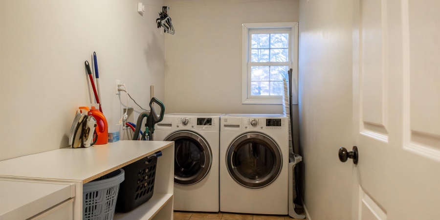 515 Southridge Drive, Bedford, Indiana 47421-9262,MLS,202601931