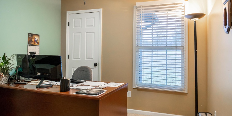 515 Southridge Drive, Bedford, Indiana 47421-9262,MLS,202601931