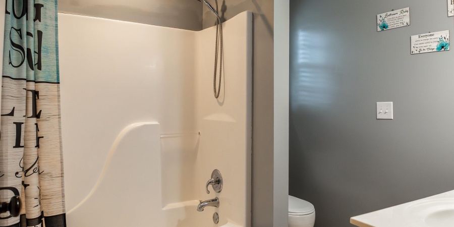 515 Southridge Drive, Bedford, Indiana 47421-9262,MLS,202601931