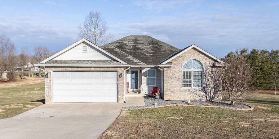 515 Southridge Drive, Bedford, Indiana 47421-9262,MLS,202601931