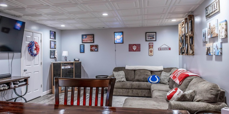 515 Southridge Drive, Bedford, Indiana 47421-9262,MLS,202601931