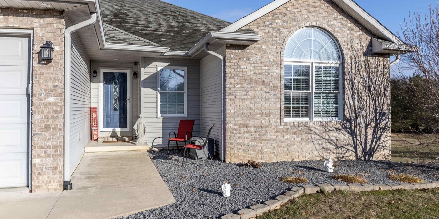 515 Southridge Drive, Bedford, Indiana 47421-9262,MLS,202601931