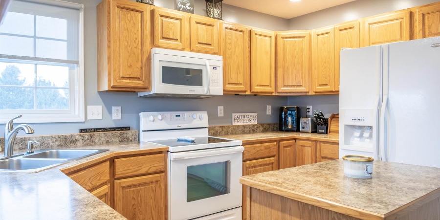 515 Southridge Drive, Bedford, Indiana 47421-9262,MLS,202601931