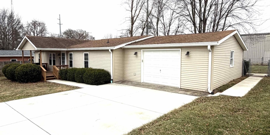 717 W Street, Bedford, Indiana 47421,MLS,202601935