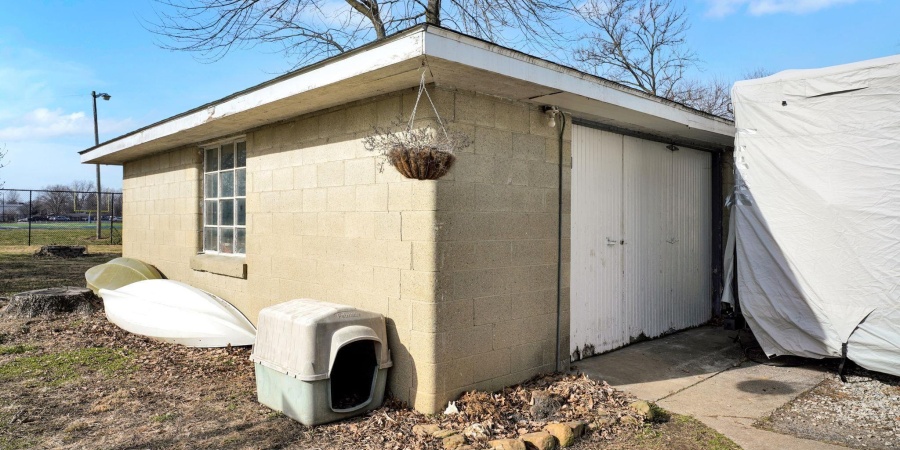 425 N 9th Street, Mitchell, Indiana 47446,MLS,202601942