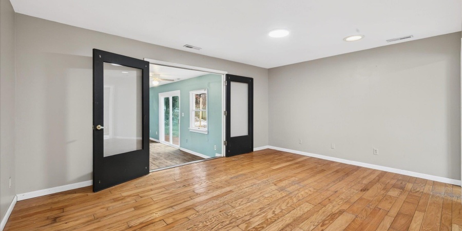 4390 N Ridgewood Drive, Bloomington, Indiana 47404-8920,MLS,202601961