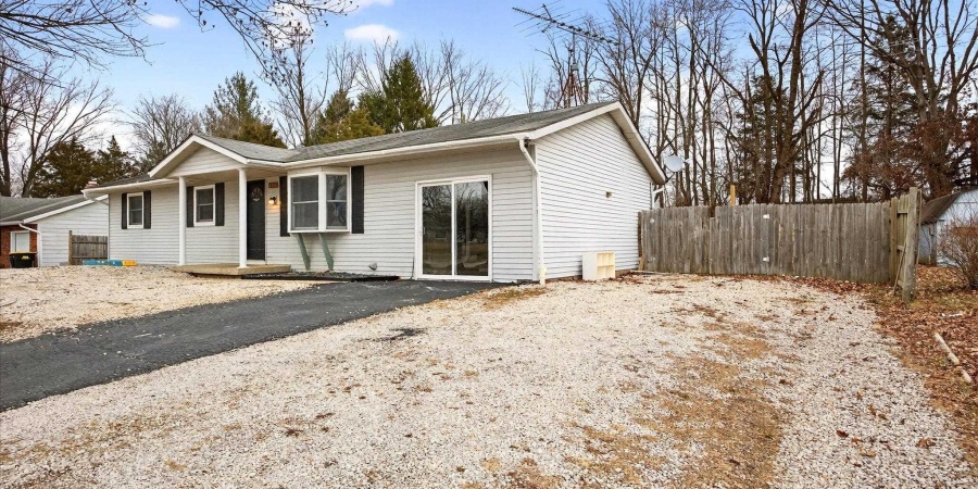 4390 N Ridgewood Drive, Bloomington, Indiana 47404-8920,MLS,202601961