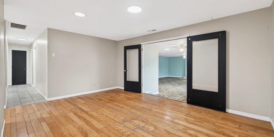 4390 N Ridgewood Drive, Bloomington, Indiana 47404-8920,MLS,202601961