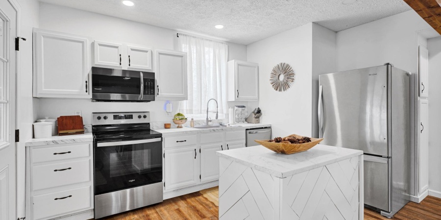 423 J Street, Bedford, Indiana 47421,MLS,202601967