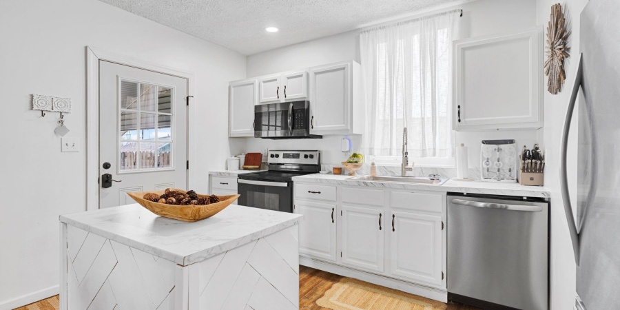 423 J Street, Bedford, Indiana 47421,MLS,202601967