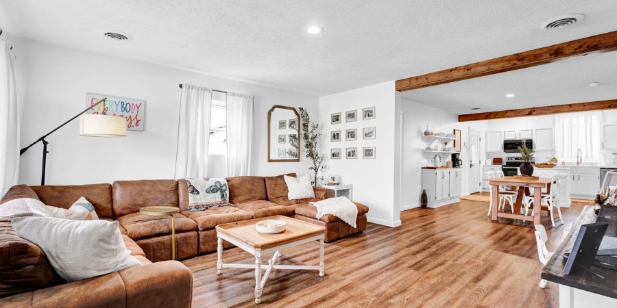 423 J Street, Bedford, Indiana 47421,MLS,202601967