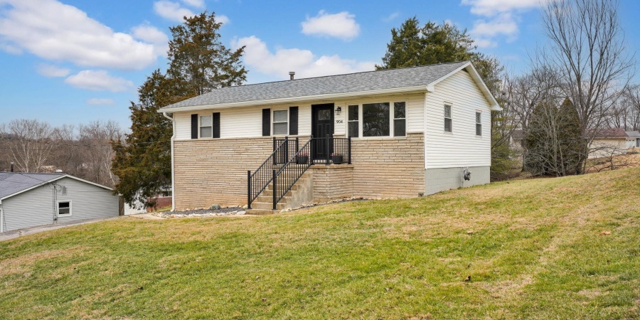 904 Hall Avenue, Oolitic, Indiana 47451-9736,MLS,202601968