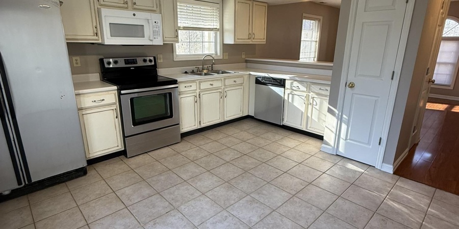 791 E Sherwood Hills Drive, Bloomington, Indiana 47401,MLS,202602079