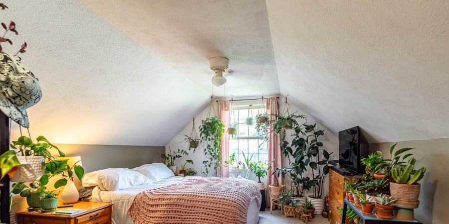 329 W White Pine Court, Bloomington, Indiana 47403-4653,MLS,202602109