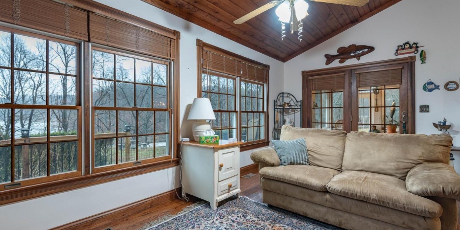 8031 E Hardin Ridge Road, Heltonville, Indiana 47436-9600,MLS,202602130