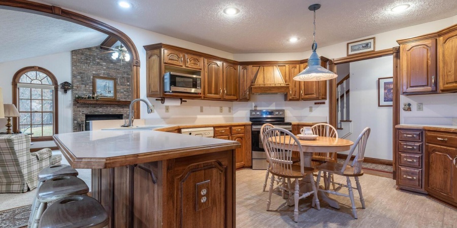 8031 E Hardin Ridge Road, Heltonville, Indiana 47436-9600,MLS,202602130