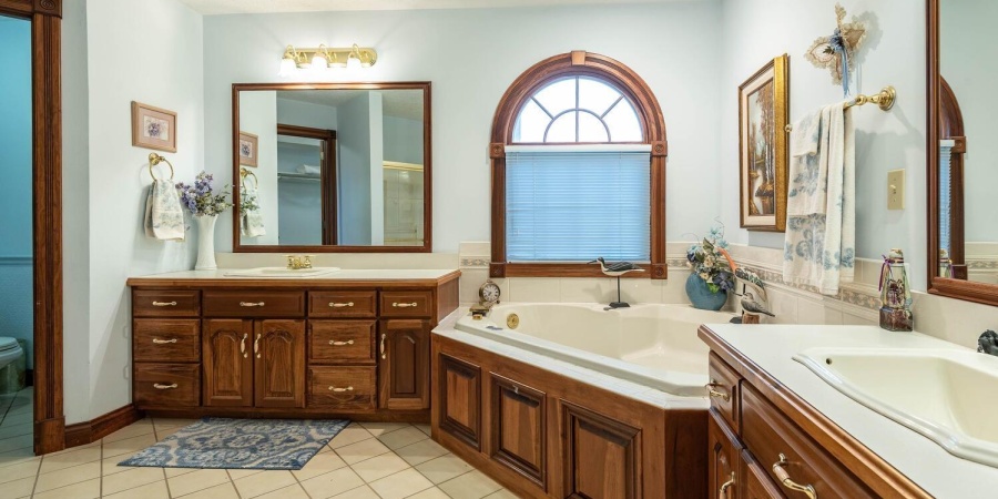 8031 E Hardin Ridge Road, Heltonville, Indiana 47436-9600,MLS,202602130