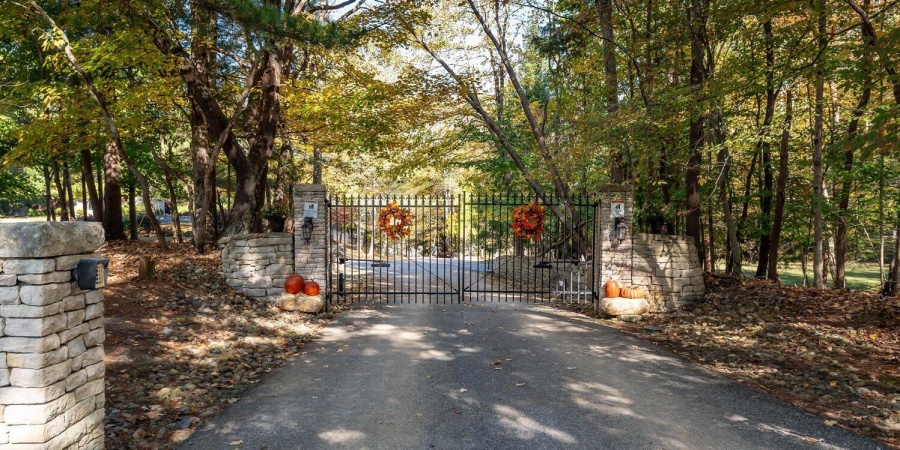 8031 E Hardin Ridge Road, Heltonville, Indiana 47436-9600,MLS,202602130