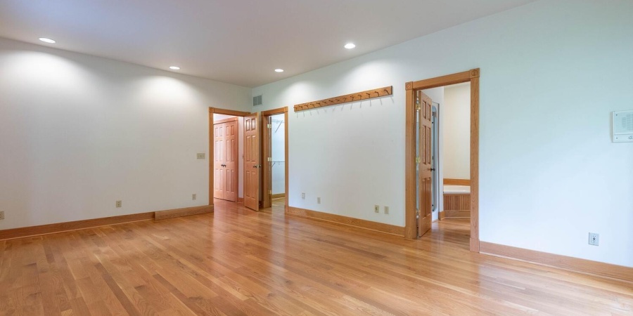 2557 S Smith Road, Bloomington, Indiana 47401-8943,MLS,202602136