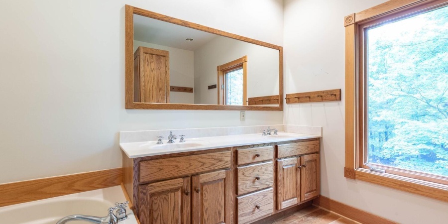 2557 S Smith Road, Bloomington, Indiana 47401-8943,MLS,202602136