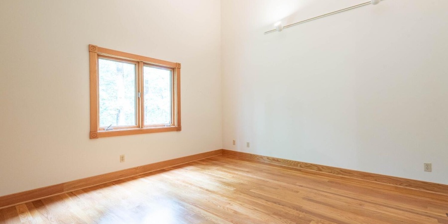 2557 S Smith Road, Bloomington, Indiana 47401-8943,MLS,202602136