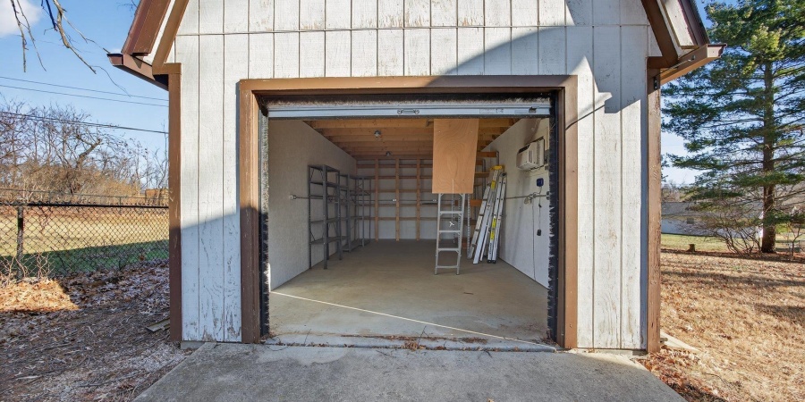 3507 S Roxbury Circle, Bloomington, Indiana 47401,MLS,202602150