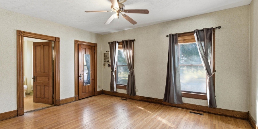 280 W Hillside Avenue, Spencer, Indiana 47460-1202,MLS,202602154