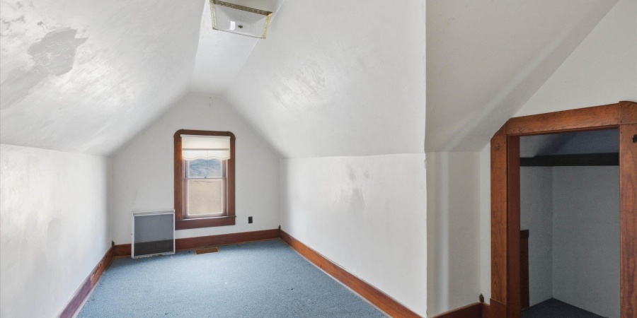 280 W Hillside Avenue, Spencer, Indiana 47460-1202,MLS,202602154