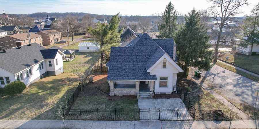 280 W Hillside Avenue, Spencer, Indiana 47460-1202,MLS,202602154