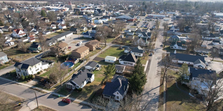 280 W Hillside Avenue, Spencer, Indiana 47460-1202,MLS,202602154