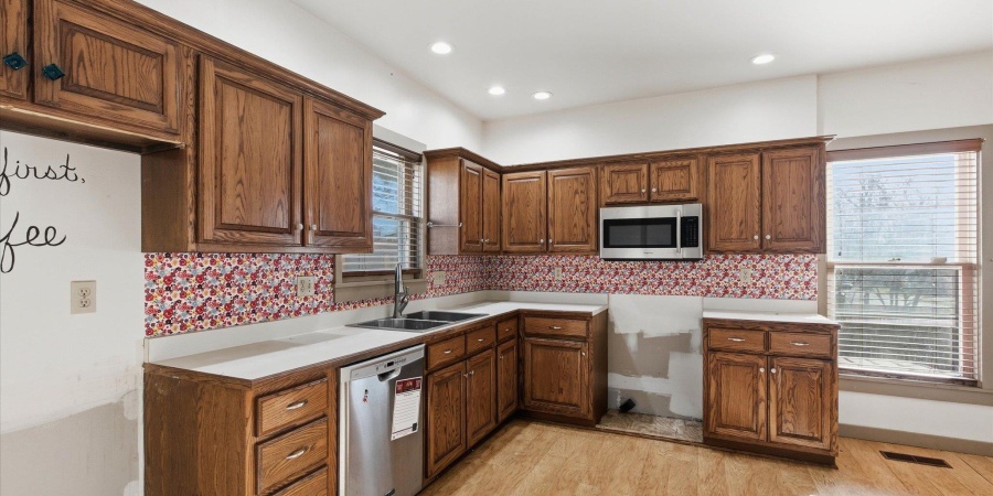 280 W Hillside Avenue, Spencer, Indiana 47460-1202,MLS,202602154