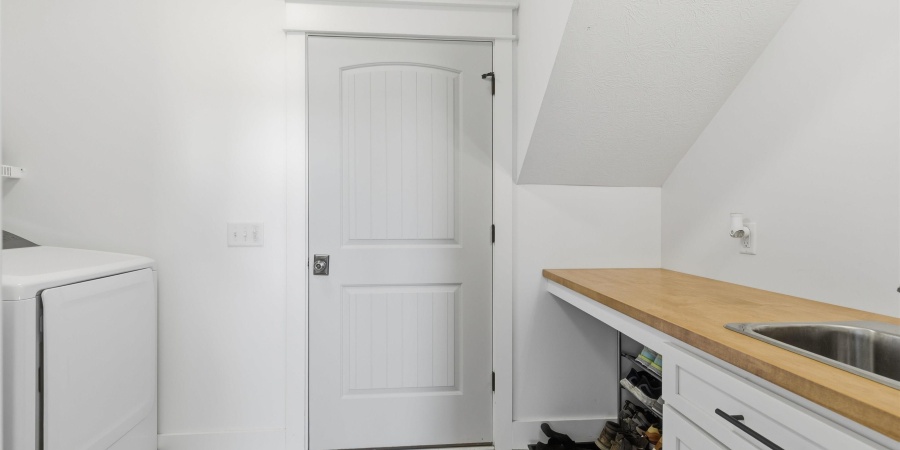 4696 N Triple Crown Drive, Bloomington, Indiana 47404,MLS,202602166