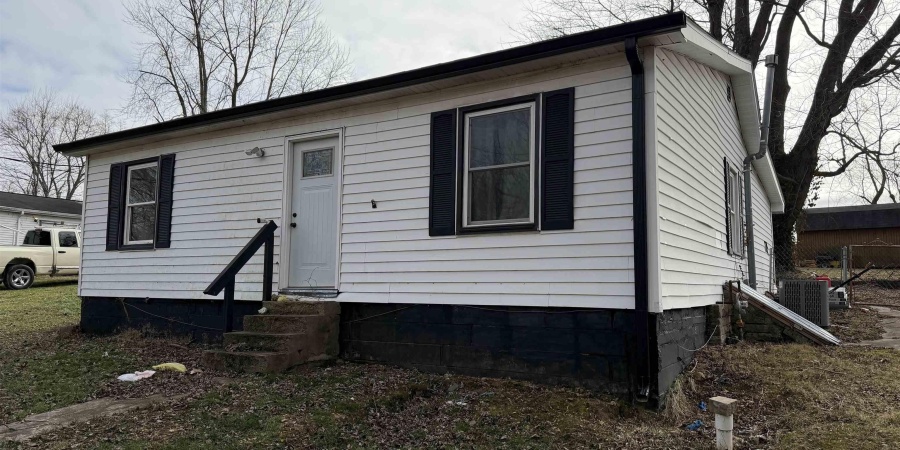 2118 24th Street, Bedford, Indiana 47421,MLS,202602185