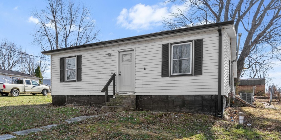 2118 24th Street, Bedford, Indiana 47421,MLS,202602185