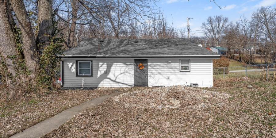 2118 24th Street, Bedford, Indiana 47421,MLS,202602185