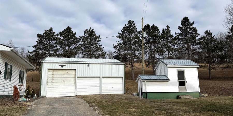 4197 E State Road 58, Bloomfield, Indiana 47424-5233,MLS,202602208