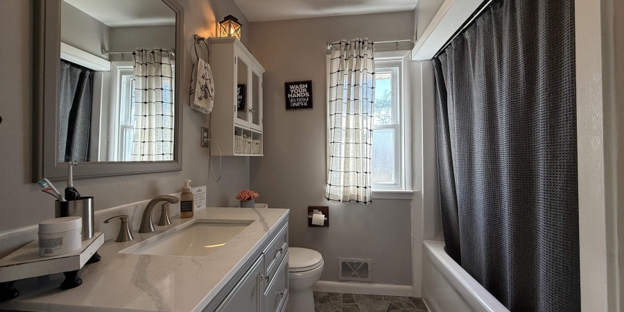 812 24th Street, Bedford, Indiana 47421,MLS,202602232