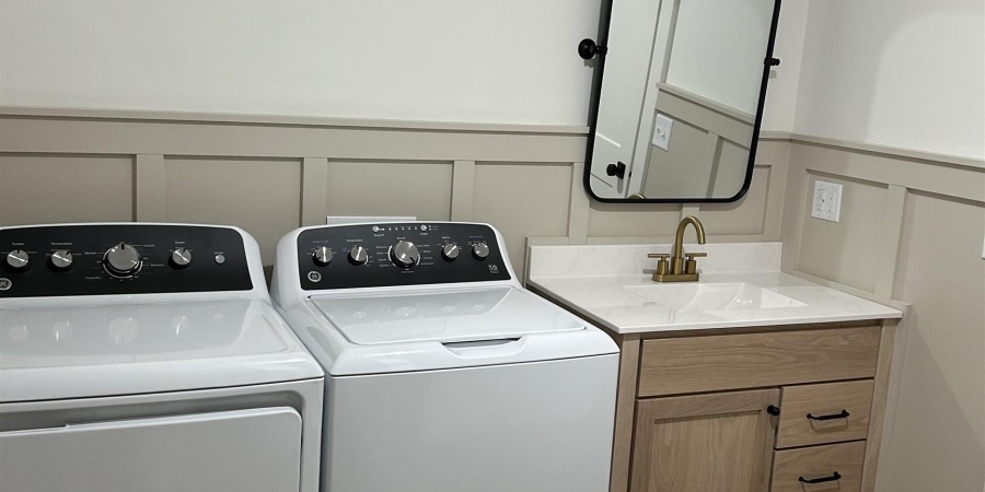 455 W Main Street, Bloomfield, Indiana 47424,MLS,202548526