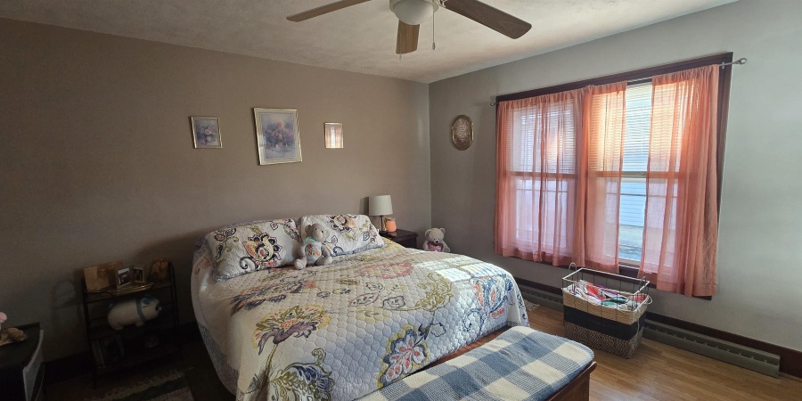 517 S Lawton Street, Jasonville, Indiana 47438,MLS,202602302