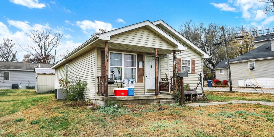 800 Maple Avenue, Greencastle, Indiana 46135,MLS,202547168