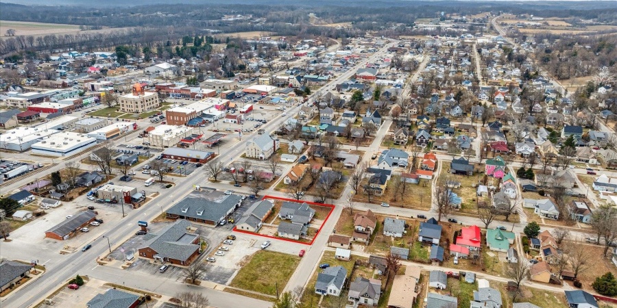 168 N Harrison Street, Spencer, Indiana 47460-1412,MLS,202602532