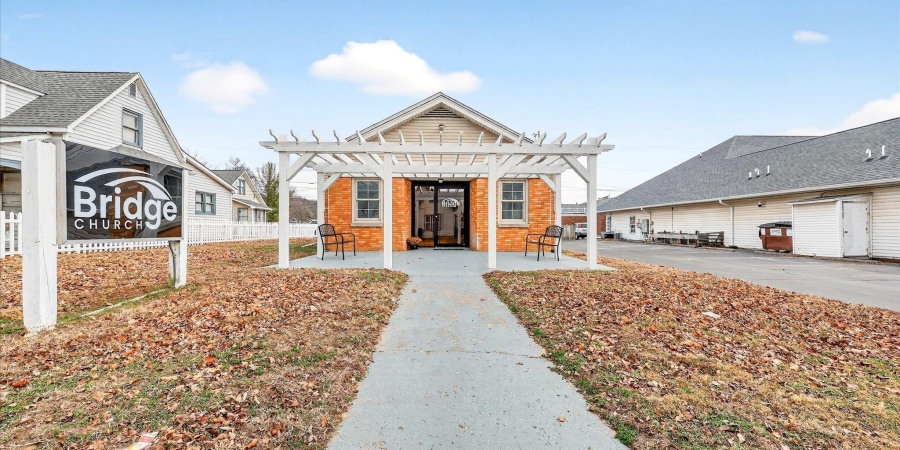 168 N Harrison Street, Spencer, Indiana 47460-1412,MLS,202602532