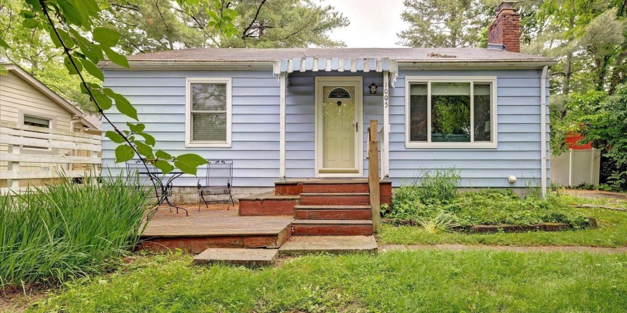 1005 E Maxwell Lane, Bloomington, Indiana 47401-5071,MLS,202520024