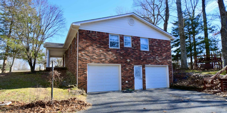 64 Northern Hills Drive, Bedford, Indiana 47421,MLS,202602754