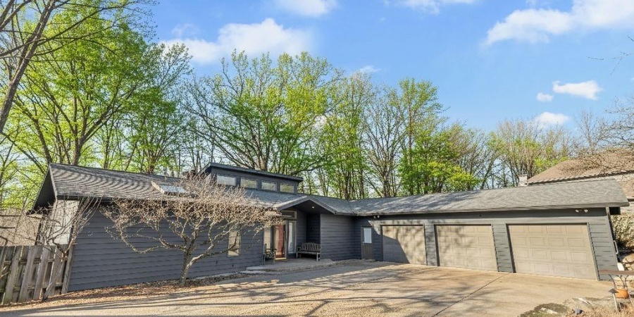 3434 S Ashwood Drive, Bloomington, Indiana 47401-9762,MLS,202602808