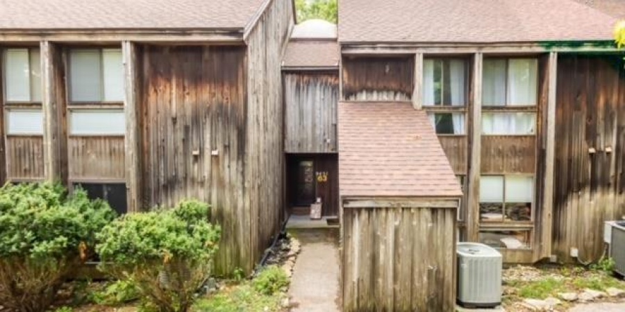 9451 S Pointe Lasalles Drive, Bloomington, Indiana 47401,MLS,202603078