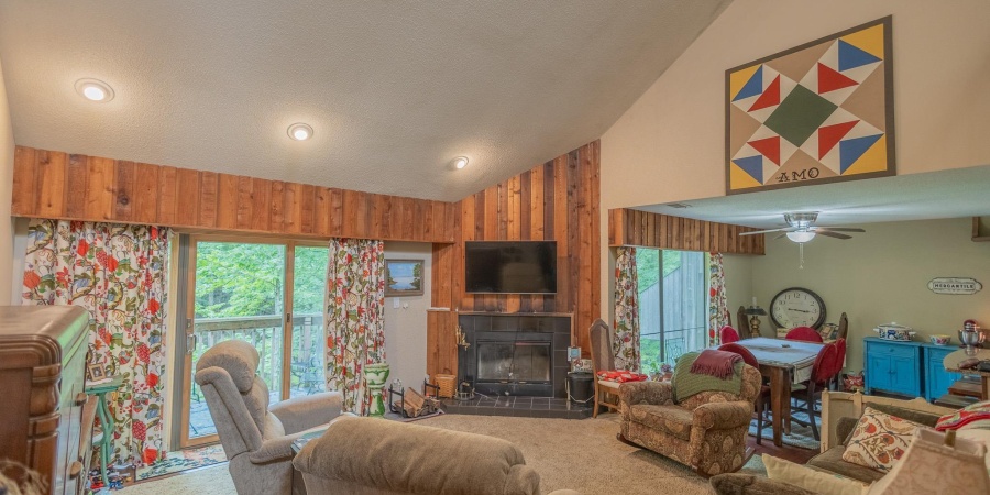 9451 S Pointe Lasalles Drive, Bloomington, Indiana 47401,MLS,202603078