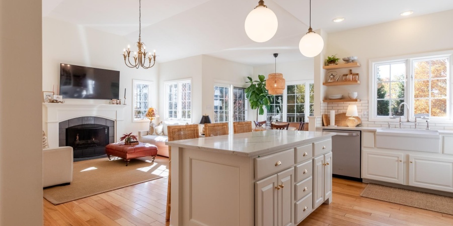 2410 E Cedarwood Court, Bloomington, Indiana 47401,MLS,202603090