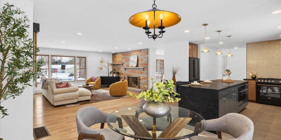 301 E Glendora Drive, Bloomington, Indiana 47408-1133,MLS,202603129