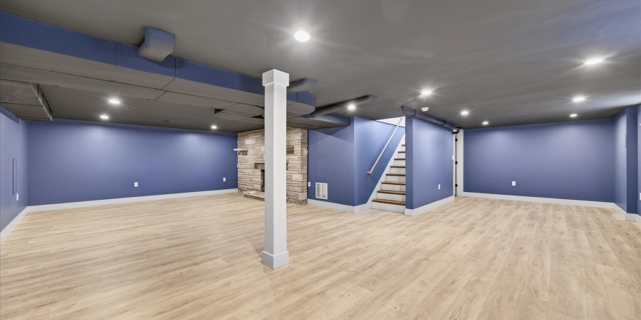 301 E Glendora Drive, Bloomington, Indiana 47408-1133,MLS,202603129